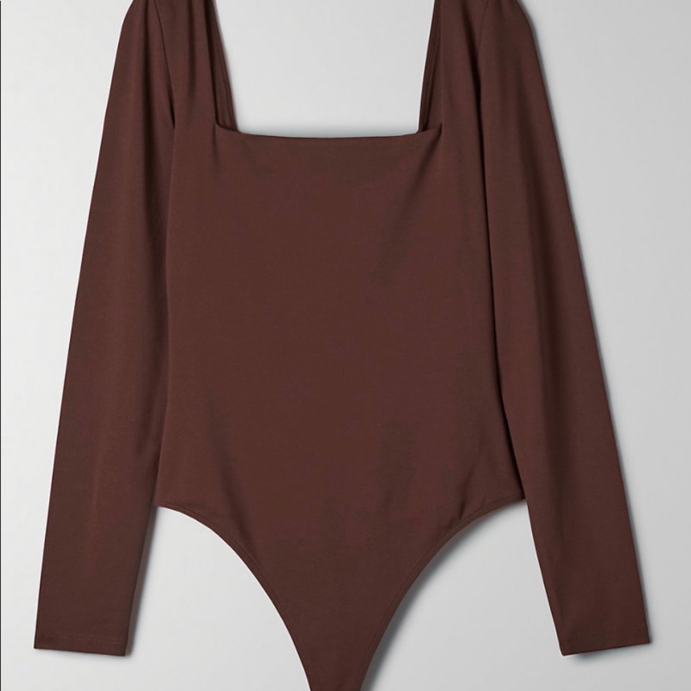 NWT Aritzia Babaton Contour straight neck bodysuit